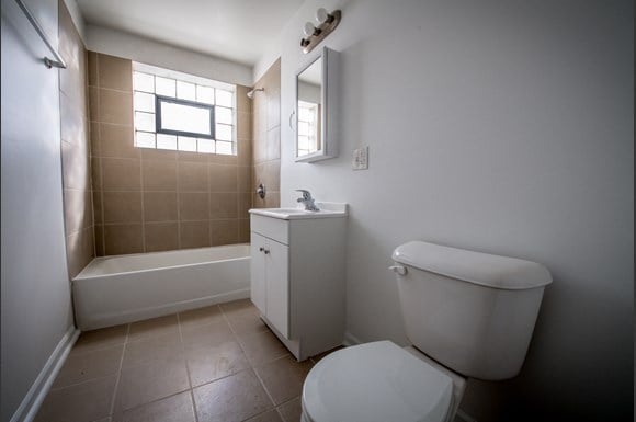 10933 S Vernon Ave Apartments Chicago Bathroom